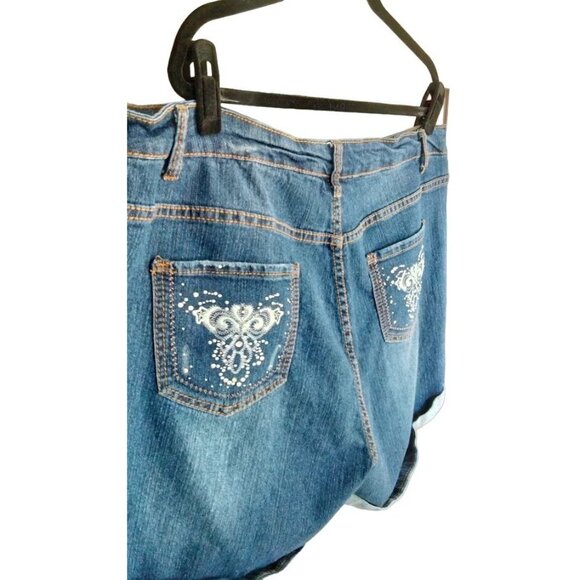 Kiss Therapy Denim Shorts Size 22 Embroidered Pockets Cuffed Hem Stretch - Picture 6 of 9